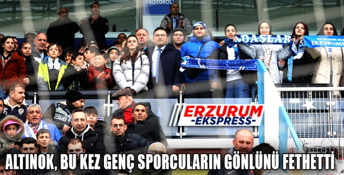 Altınok sporcularla birlikte maç izledi