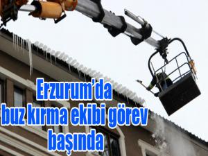 Erzurumda buz kırma ekibi görev başında 