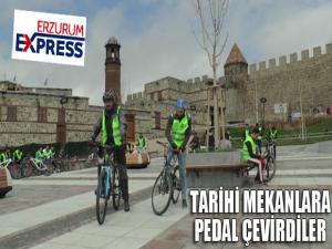 Erzurumlu gençler tarihi mekanlara pedalladı