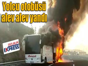 Yolcu otobüsü alev alev yandı